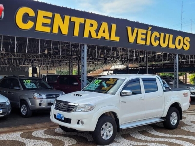 Hilux SRV 3.0 Turbo 4X4 CD Ano 2013