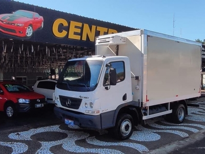 Caminhão Baú Mercedes- Benz Accelo 815 Ano 2012