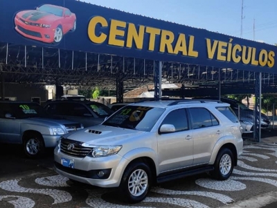 Hilux Sw4 Turbo 4X4 AT CD Ano 2013