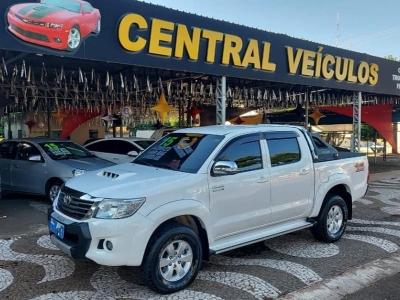 Hilux SRV 3.0 Turbo 4X4 CD Ano 2015